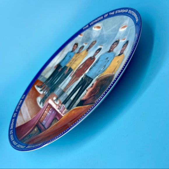 Vintage Star Trek Memorabilia Plate & Book Collectible - Picture 13 of 16